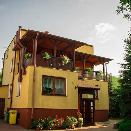 Dom Pod Orzechami Apartment Naleczow Luaran gambar