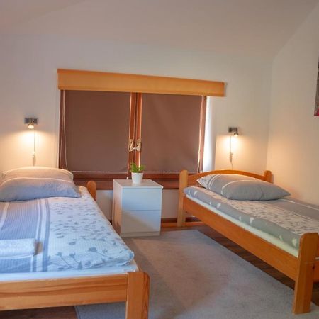 Dom Pod Orzechami Apartment Naleczow Luaran gambar