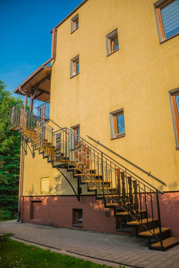 Dom Pod Orzechami Apartment Naleczow Luaran gambar