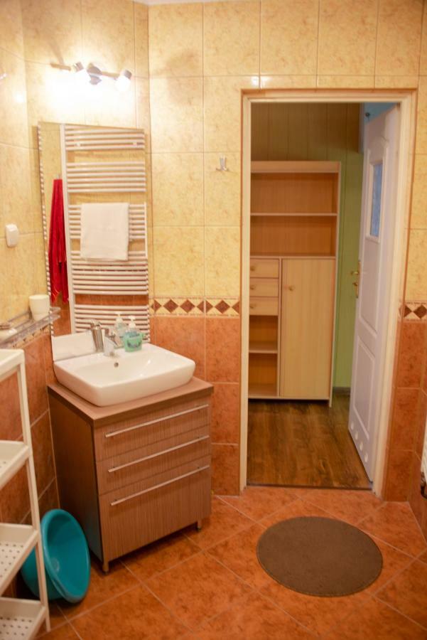 Dom Pod Orzechami Apartment Naleczow Luaran gambar