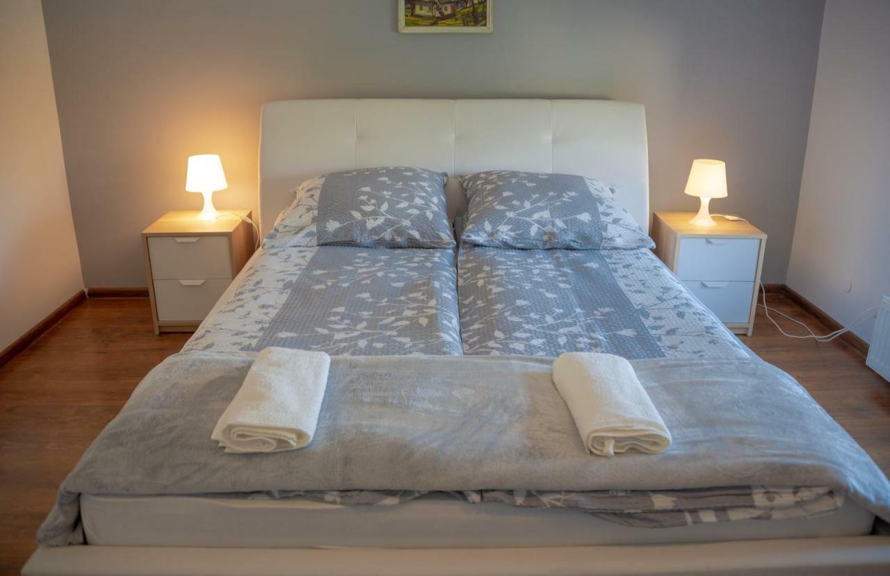 Dom Pod Orzechami Apartment Naleczow Luaran gambar