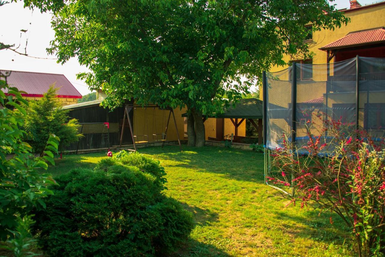 Dom Pod Orzechami Apartment Naleczow Luaran gambar
